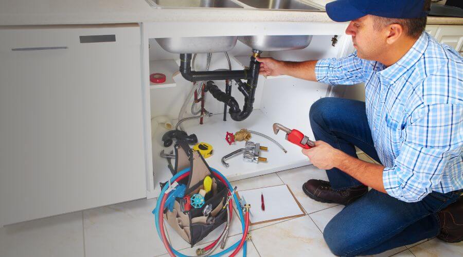 Professional emergency plumbing in McDade, TX